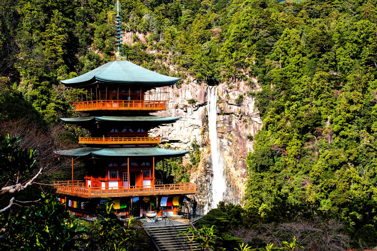 那智の滝（和歌山県）