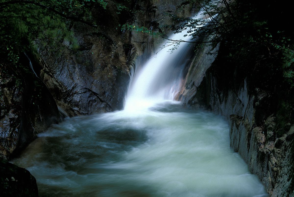 寂地峡（山口県）